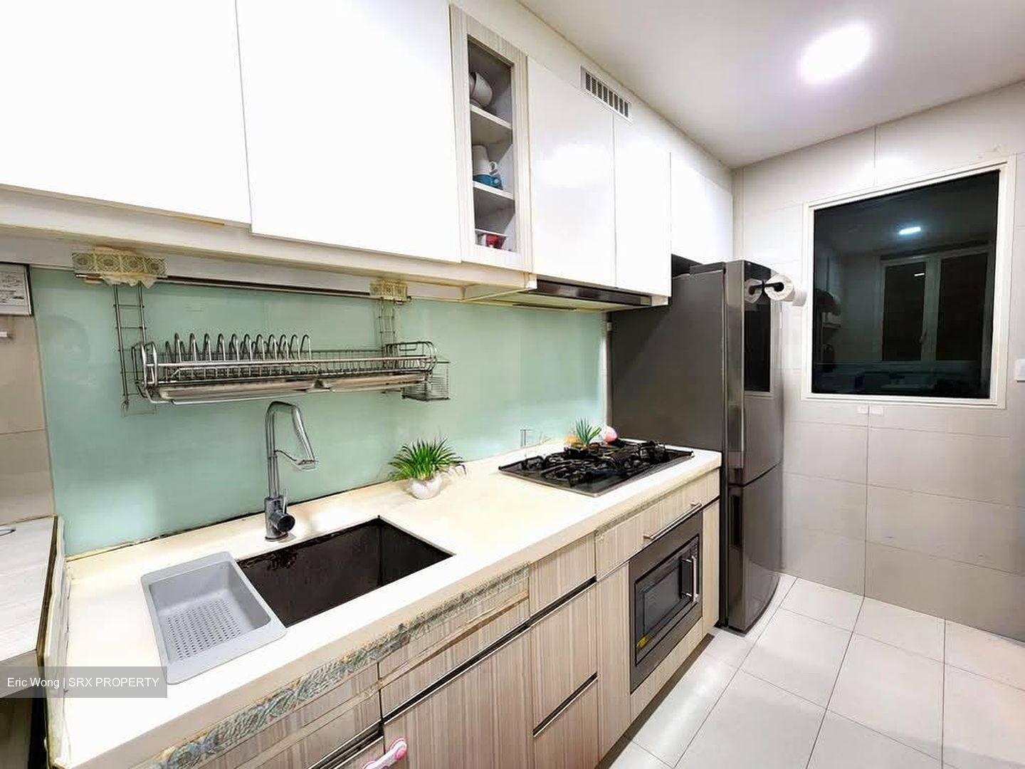 1 Canberra (D27), Condominium #581418801